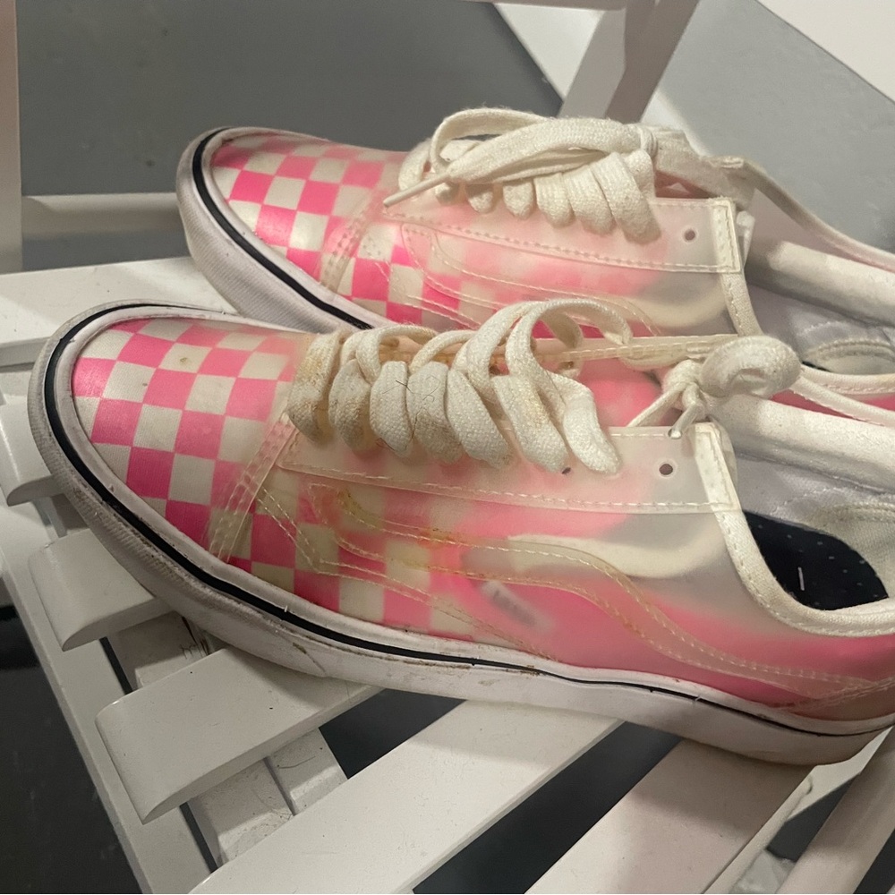 Pink and white checkered vans , with a clear cover over them. - Picture 4 of 6